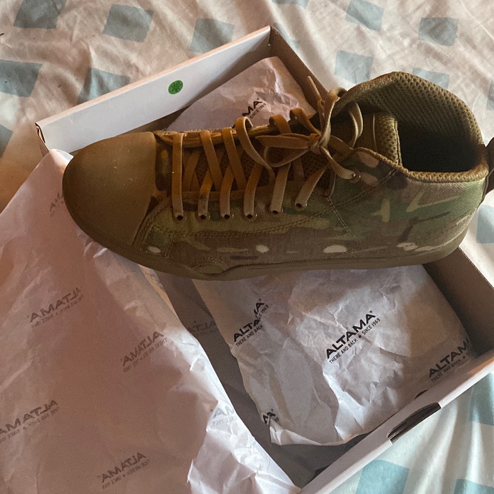 Amazing work boots brand new